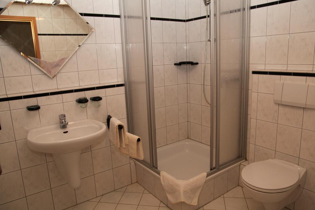 Ferienhaus Zur Sonne Olsberg Kamer foto